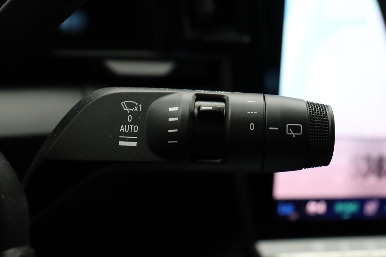 Renault MEGANE E-Tech comfort range iconic 60 kWh | Harman Kardon Premium Audio | Around view monitor | Active driver assist | Blind spot |