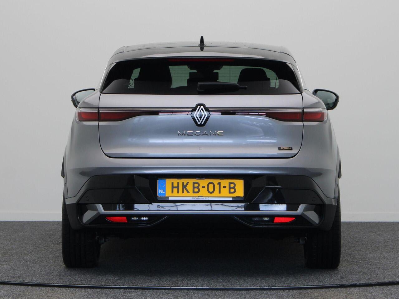 Renault MEGANE E-Tech comfort range iconic 60 kWh | Harman Kardon Premium Audio | Around view monitor | Active driver assist | Blind spot |