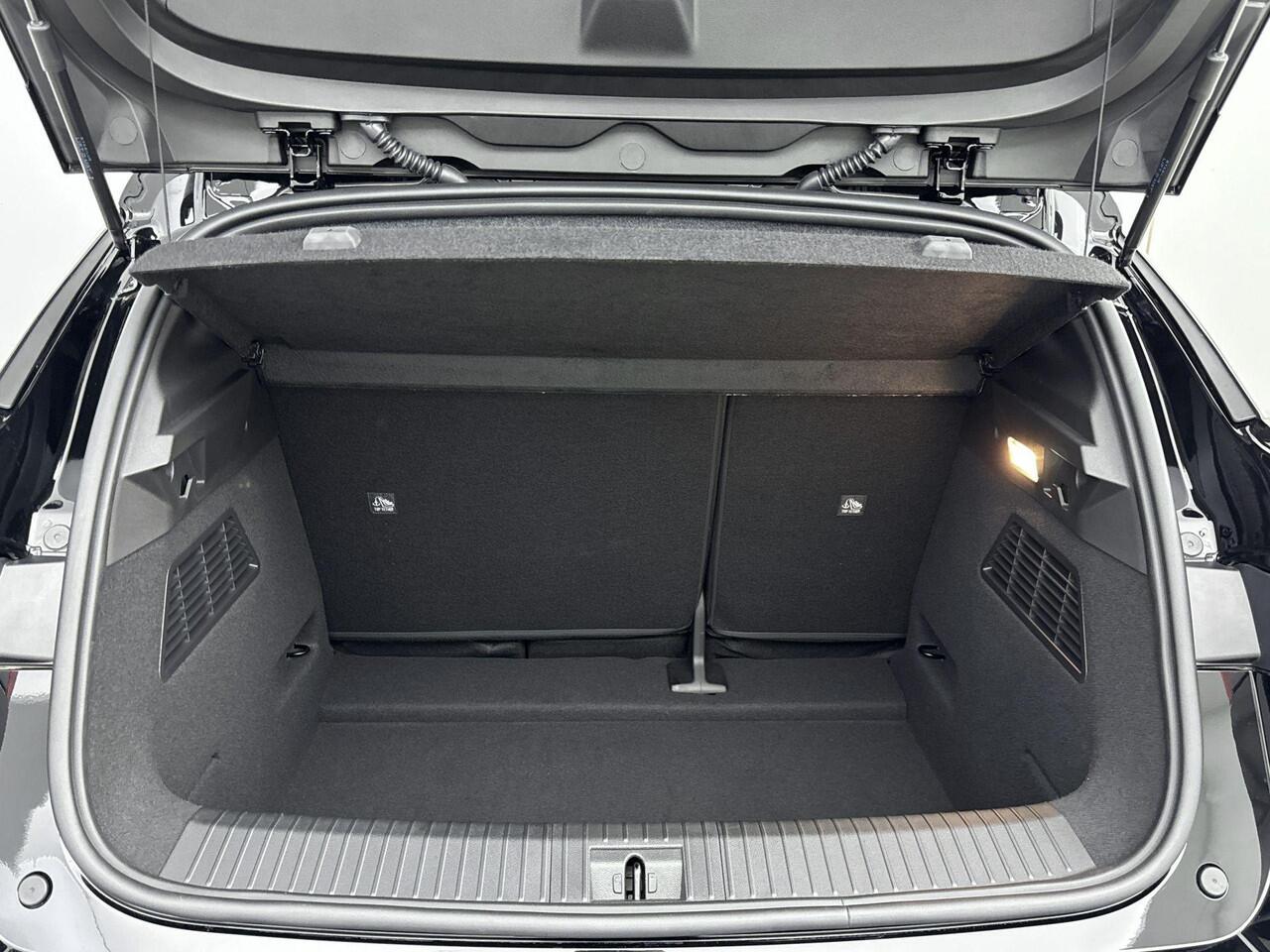 Renault MEGANE E-Tech Comfort Range Techno 60 kWh 220PK | Navigatie met Google Integratie | Climate Control | Cruise Control Adptief | Apple Carplay/Android Auto | Harman Kardon Premium Audio | Warmtepomp | Pack Winter | Parkeersensoren incl. Camera |