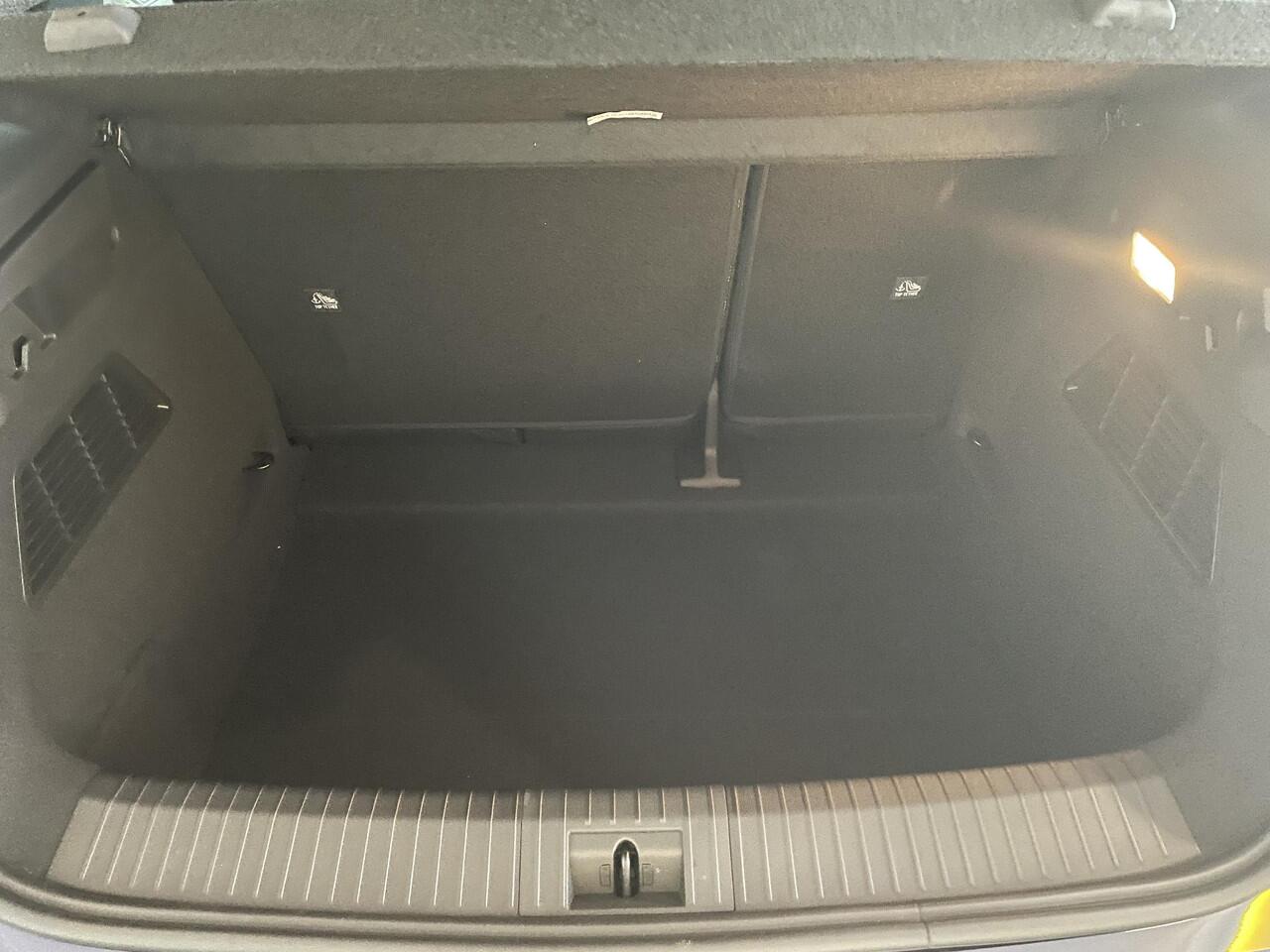 Renault MEGANE E-Tech comfort range techno 60 kWh / VOORRAAD ACTIE NIEUW / VANAF ¤ 344 P/MND / OP=OP