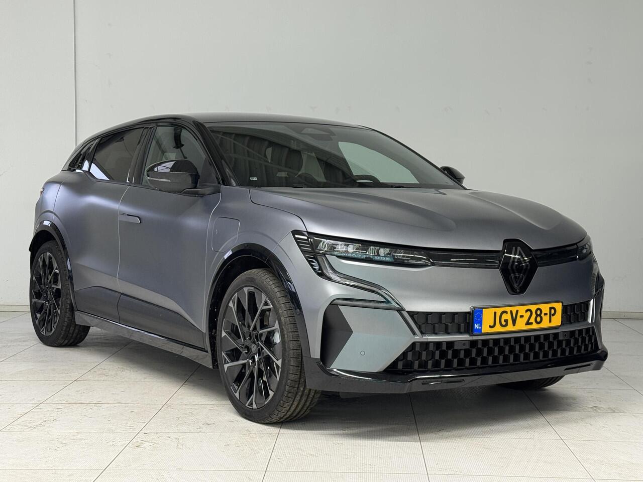 Renault MEGANE E-Tech comfort range esprit alpine 60 kWh | Demo | Warmtepomp | Harman / Kardon | Camera | Stoel + stuurverwarming |