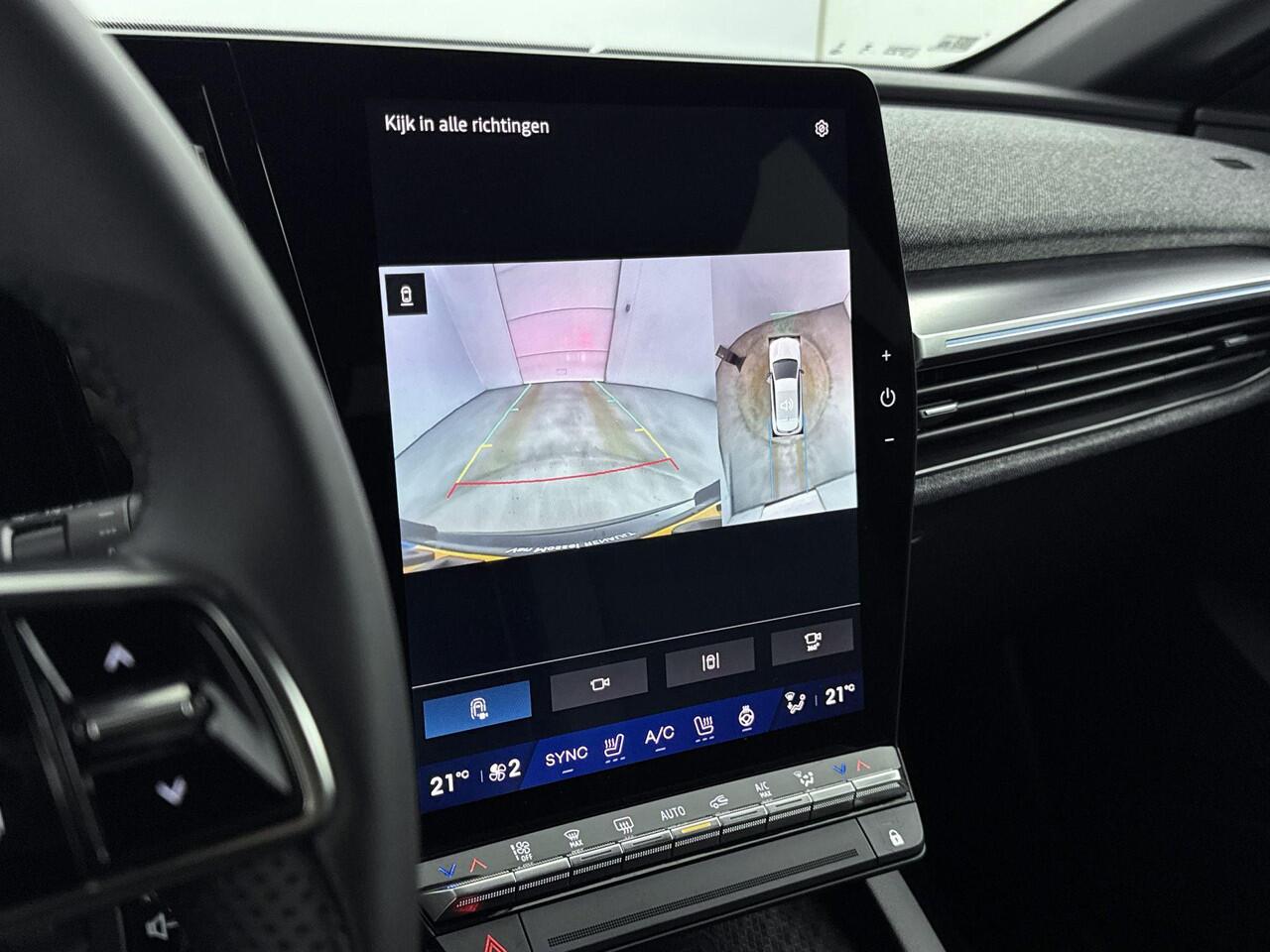 Renault MEGANE E-Tech Comfort Range Techno 60 kWh 220PK | Pack Augmented Vision & Advanced Driving Assist | Pack Winter | Adaptive Cruise Control | Apple CarPlay/Android Auto | Climate Control | Draadloze Oplader | Full LED | Keyless | Voorverwarmingsfunctie | Warmtepom