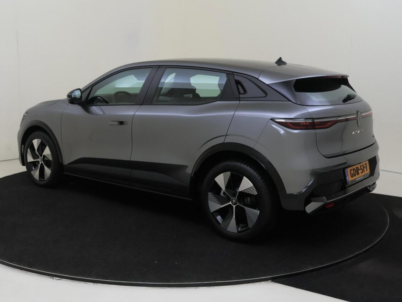 Renault MEGANE E-Tech EV60 220 Optimum Charge Equilibre | Achteruitrijcamera | Parkeersensoren Achter | AppleCarplay & AndroidAuto | Lane Assist | Bluetooth | Lichtmetalen Velgen | Led Verlichting |