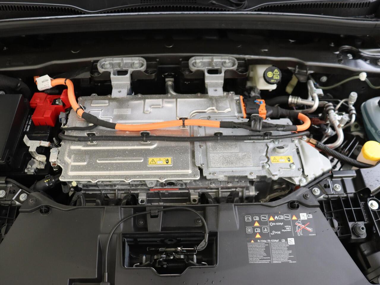 Renault MEGANE E-Tech EV60 220 Optimum Charge Equilibre | Achteruitrijcamera | Parkeersensoren Achter | AppleCarplay & AndroidAuto | Lane Assist | Bluetooth | Lichtmetalen Velgen | Led Verlichting |