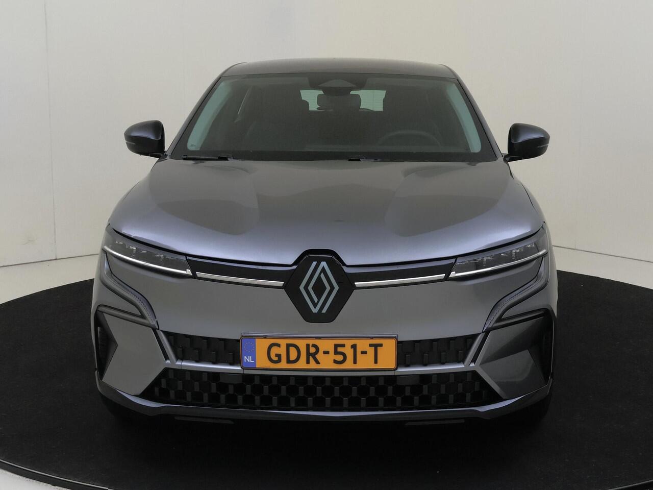 Renault MEGANE E-Tech EV60 220 Optimum Charge Equilibre | Achteruitrijcamera | Parkeersensoren Achter | AppleCarplay & AndroidAuto | Lane Assist | Bluetooth | Lichtmetalen Velgen | Led Verlichting |