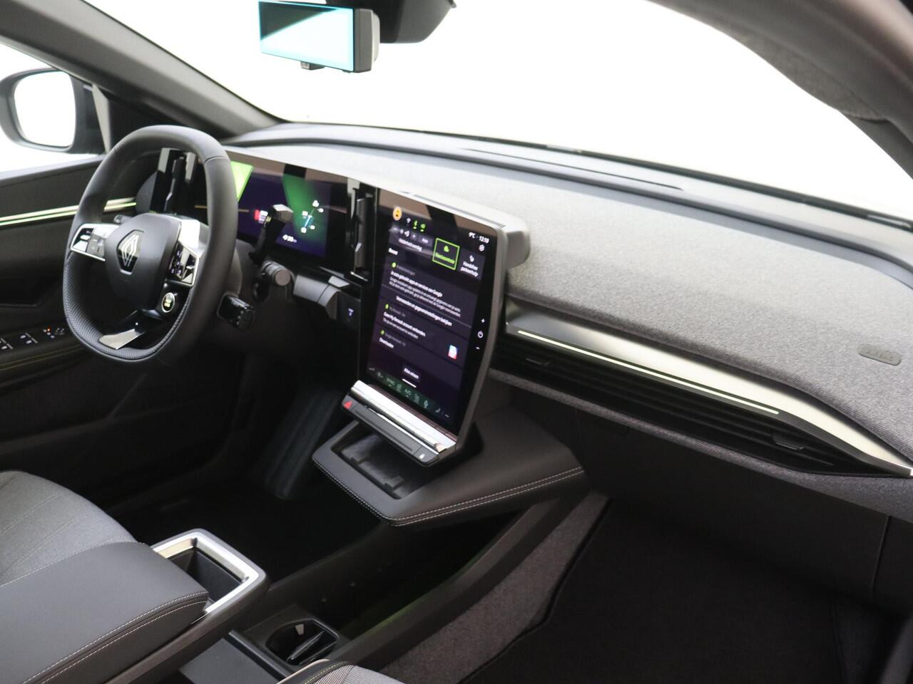 Renault MEGANE E-Tech comfort range techno 60 kWh | Navigatie met Google Integratie | Climate Control | Cruise Control Adaptief | Apple Carplay/Android Auto | Harman Kardon Premium Audio | Warmtepomp | Pack Winter | Parkeersensoren incl. Camera |