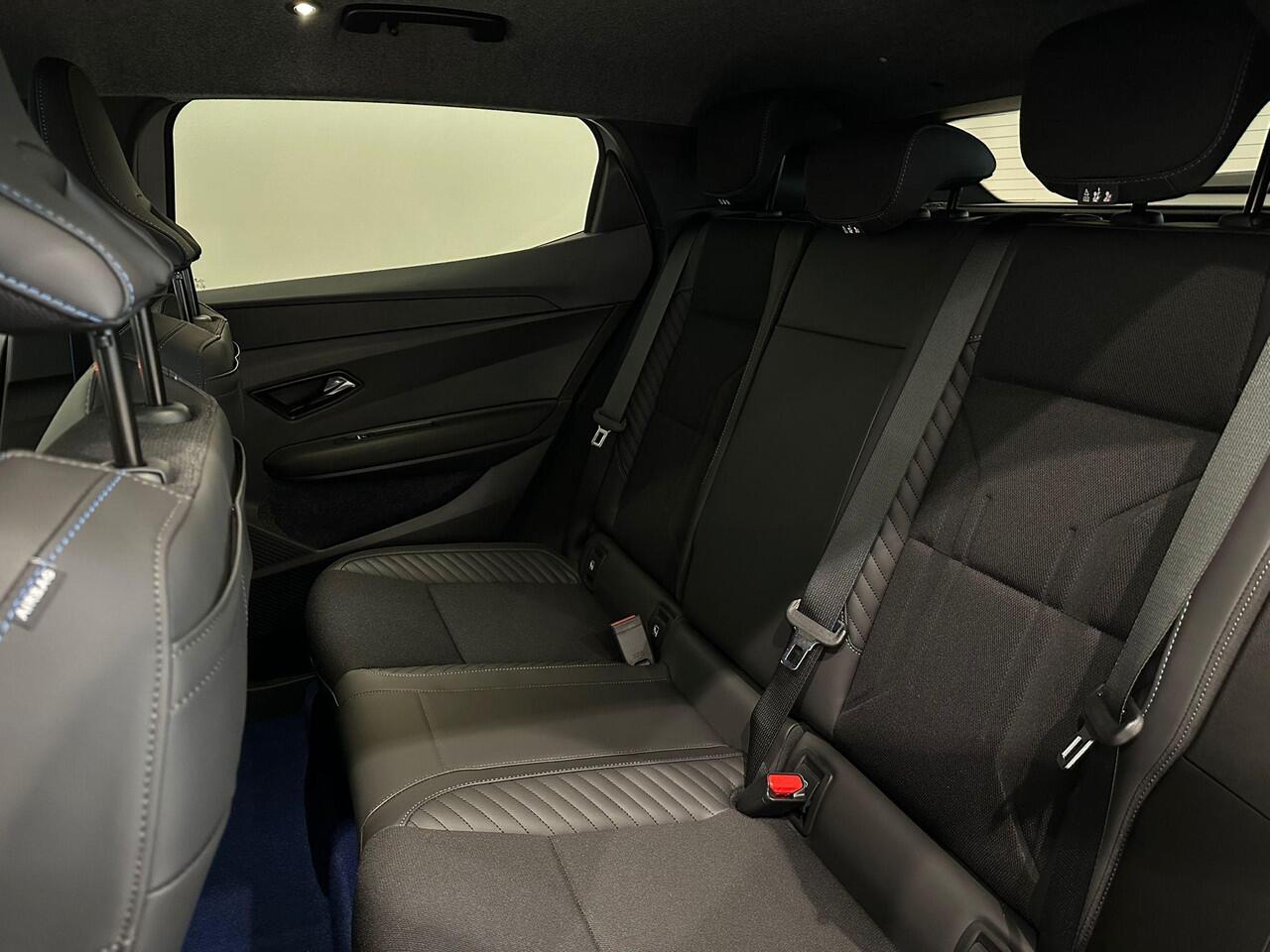 Renault MEGANE E-Tech Esprit Alpine 220 Comfort Range 60 kWh | All season banden | Pack Driving & Sound | Van: ¤ 43.559,- nu rijklaar voor: ¤ 41.559,-