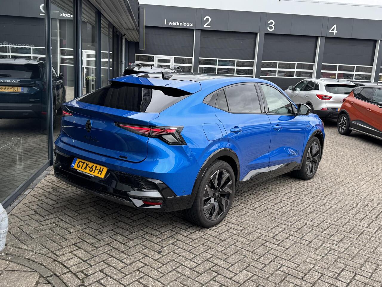 Renault Rafale 1.2 E-Tech full hybrid 200 esprit Alpine Renault Rafale 1.2 E-Tech Hybrid 200 esprit Alpine / Demo Aalsmeer