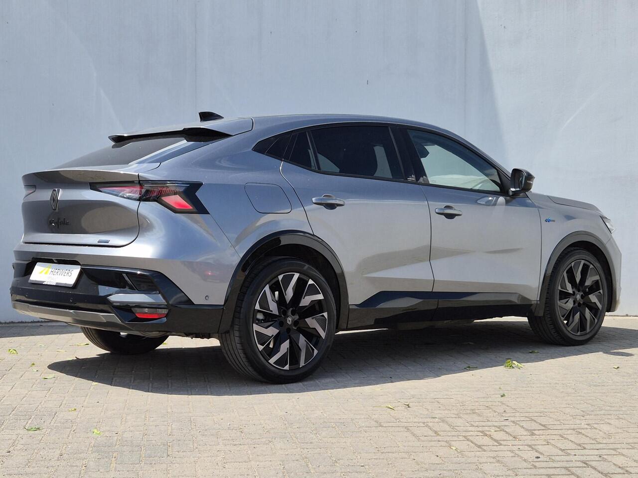 Renault Rafale E-Tech full hybrid 200 esprit Alpine Automaat / 1500kg Trekgewicht / Apple Carplay Android Auto / Stoelverwarming / Adaptief CC / Elektrische achterklep / Achteruitrijcamera / Draadloze telefoon lader / Climate control / Lichtmetalen wielen 20" /