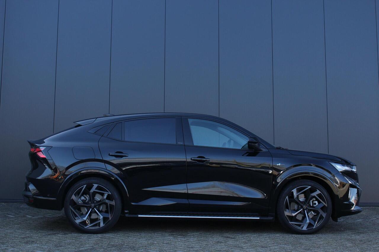 Renault Rafale 1.2 E-Tech 4x4 plug-in hybrid 300Pk Atelier Alpine | Google Navigatie | Draadloze Carplay | Wegklapbare Trekhaak | Harman Kardon Geluid | 4Control | Adaptieve Onderstel | Elek. Stoelen | Stoel & Stuurverwarming | Treeplanken | Spoiler |