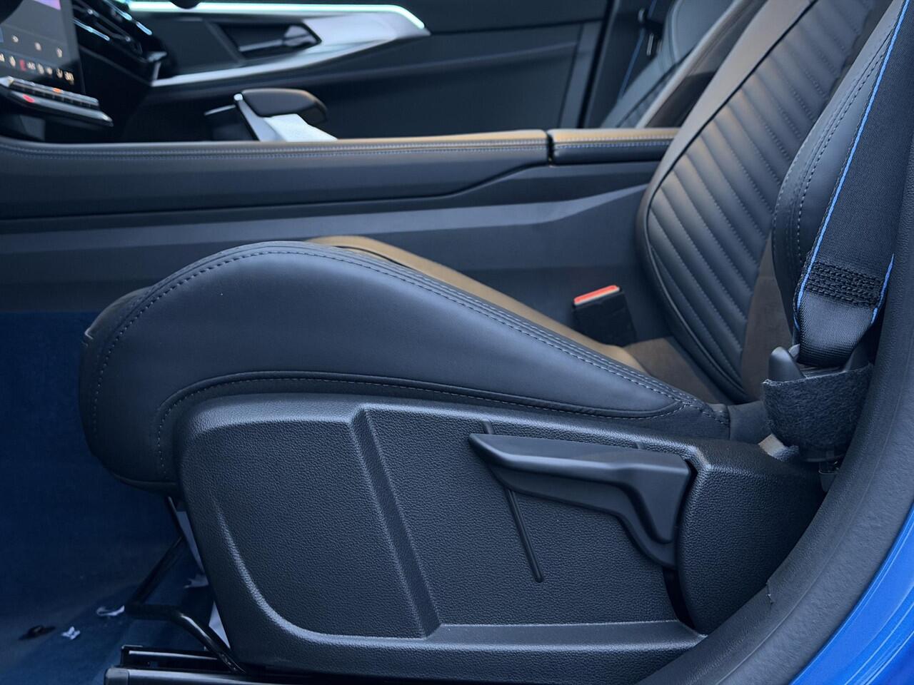 Renault Rafale E-Tech 4x4 plug-in full hybrid 300 esprit Alpine / Fabrieksgarantie tot 04-2027 / PANO / EAER 98 km / Panoramadak variabele transparantie / HUD / Camera 360° / Elektrische klep / Navigatie / Apple Carplay Android / Stuur & stoel en voorruitverwarming / Ad