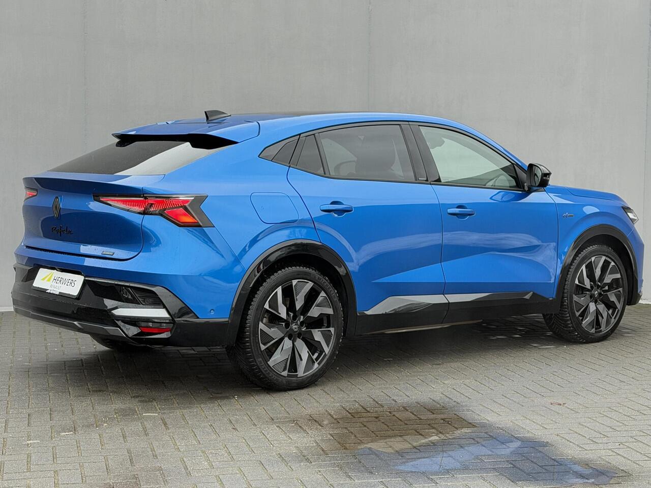 Renault Rafale E-Tech 4x4 plug-in full hybrid 300 esprit Alpine / Fabrieksgarantie tot 04-2027 / PANO / EAER 98 km / Panoramadak variabele transparantie / HUD / Camera 360° / Elektrische klep / Navigatie / Apple Carplay Android / Stuur & stoel en voorruitverwarming / Ad