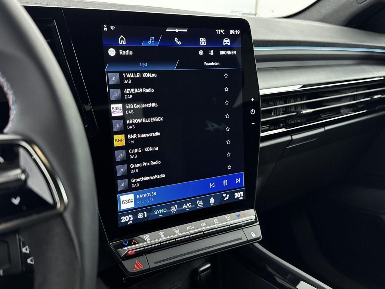 Renault Rafale 1.2 E-Tech 4x4 plug-in hybrid 300 esprit Alpine | Google Navigatie | Apple & Android Carplay | 4 Control | Parkeersensoren Voor & Achter | 360 Camera | Stoel, Stuurverwarming | Keyless Entry |