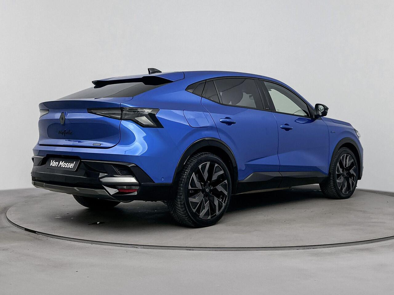 Renault Rafale 1.2 E-Tech 4x4 plug-in hybrid 300Pk esprit Alpine | Google Navigatie | Apple & Android Carplay | 4 Control | Parkeersensoren Voor & Achter | 360 Camera | Stoel, Stuurverwarming | Keyless Entry |