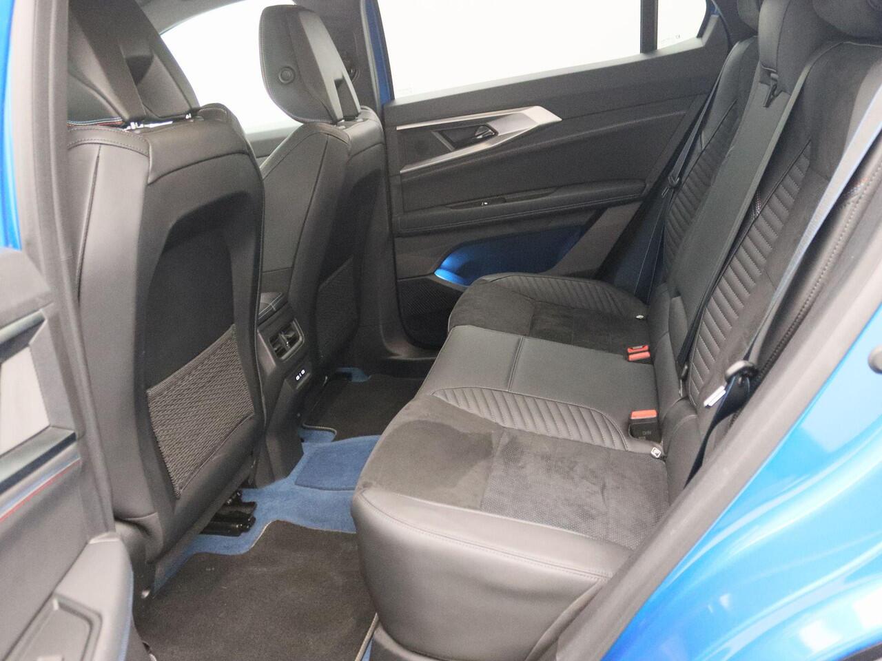 Renault Rafale esprit Alpine E-Tech 4x4 plug-in hybrid 300 | 4CONTROL advanced | Parkeersensoren rondom + 360 camera | Gelamineerde zijruiten voor + extra getint achter | Elektrisch verwarmde voorstoelen |