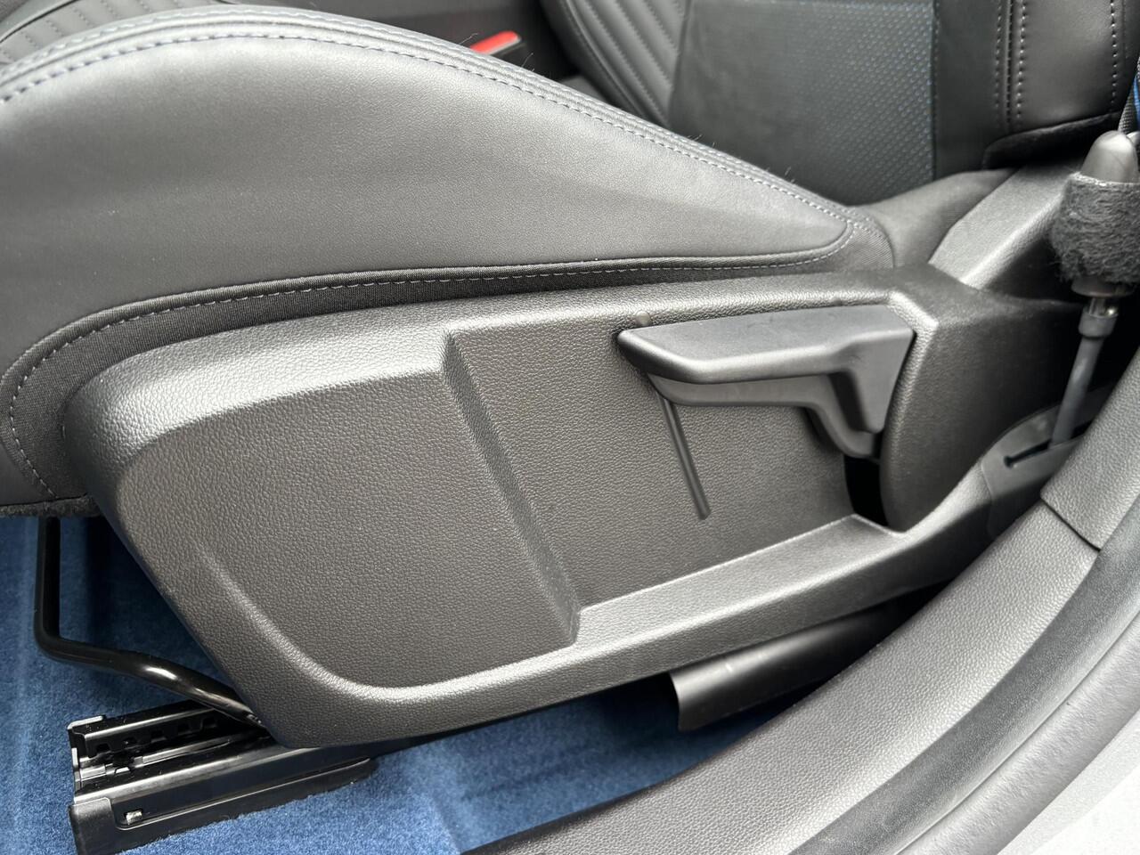 Renault Rafale E-Tech 4x4 plug-in hybrid 300 esprit Alpine / Fabrieksgarantie tot 14-04-2027 / Panoramadak / All. Season / HUD / 360 Camera / Stoel & Stuurwiel Verwarmd / 4 Control / Apple Carplay & Android Auto / Adpatieve Cruise / Clima / LED / DAB /