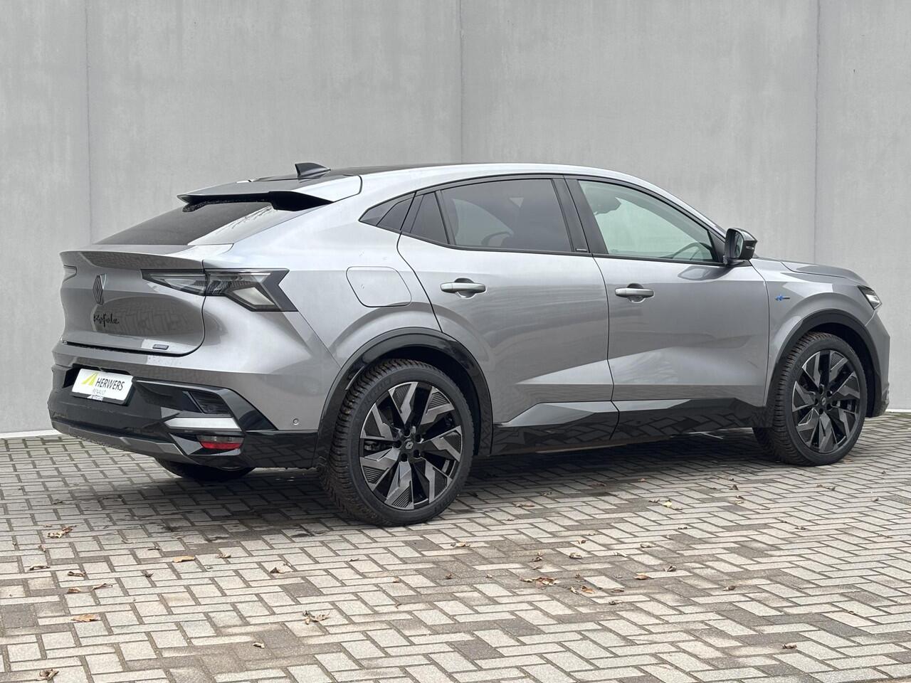 Renault Rafale E-Tech 4x4 plug-in hybrid 300 esprit Alpine / Fabrieksgarantie tot 14-04-2027 / Panoramadak / All. Season / HUD / 360 Camera / Stoel & Stuurwiel Verwarmd / 4 Control / Apple Carplay & Android Auto / Adpatieve Cruise / Clima / LED / DAB /