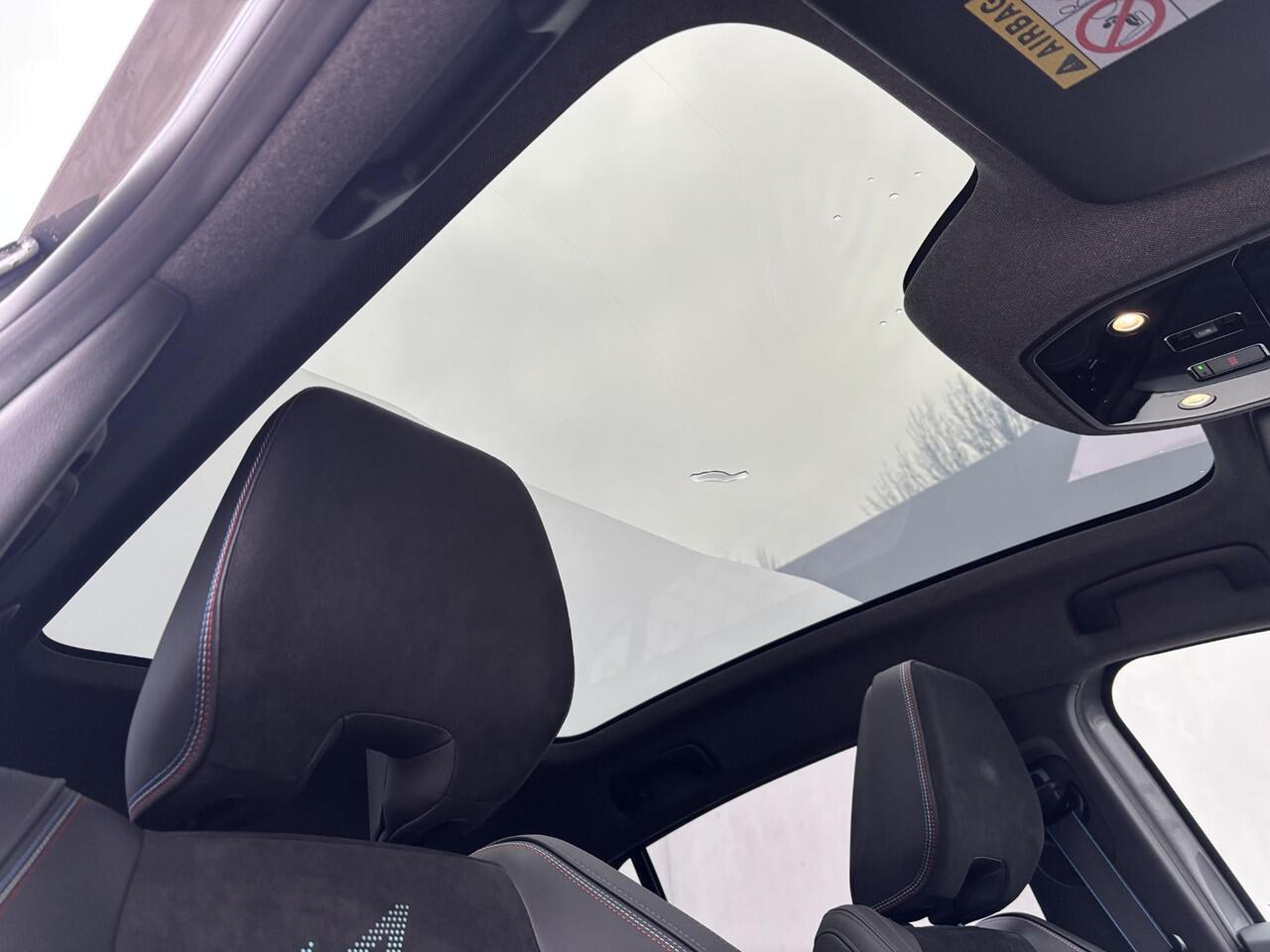 Renault Rafale E-Tech 4x4 plug-in hybrid 300 esprit Alpine / Fabrieksgarantie tot 14-04-2027 / Panoramadak / All. Season / HUD / 360 Camera / Stoel & Stuurwiel Verwarmd / 4 Control / Apple Carplay & Android Auto / Adpatieve Cruise / Clima / LED / DAB /