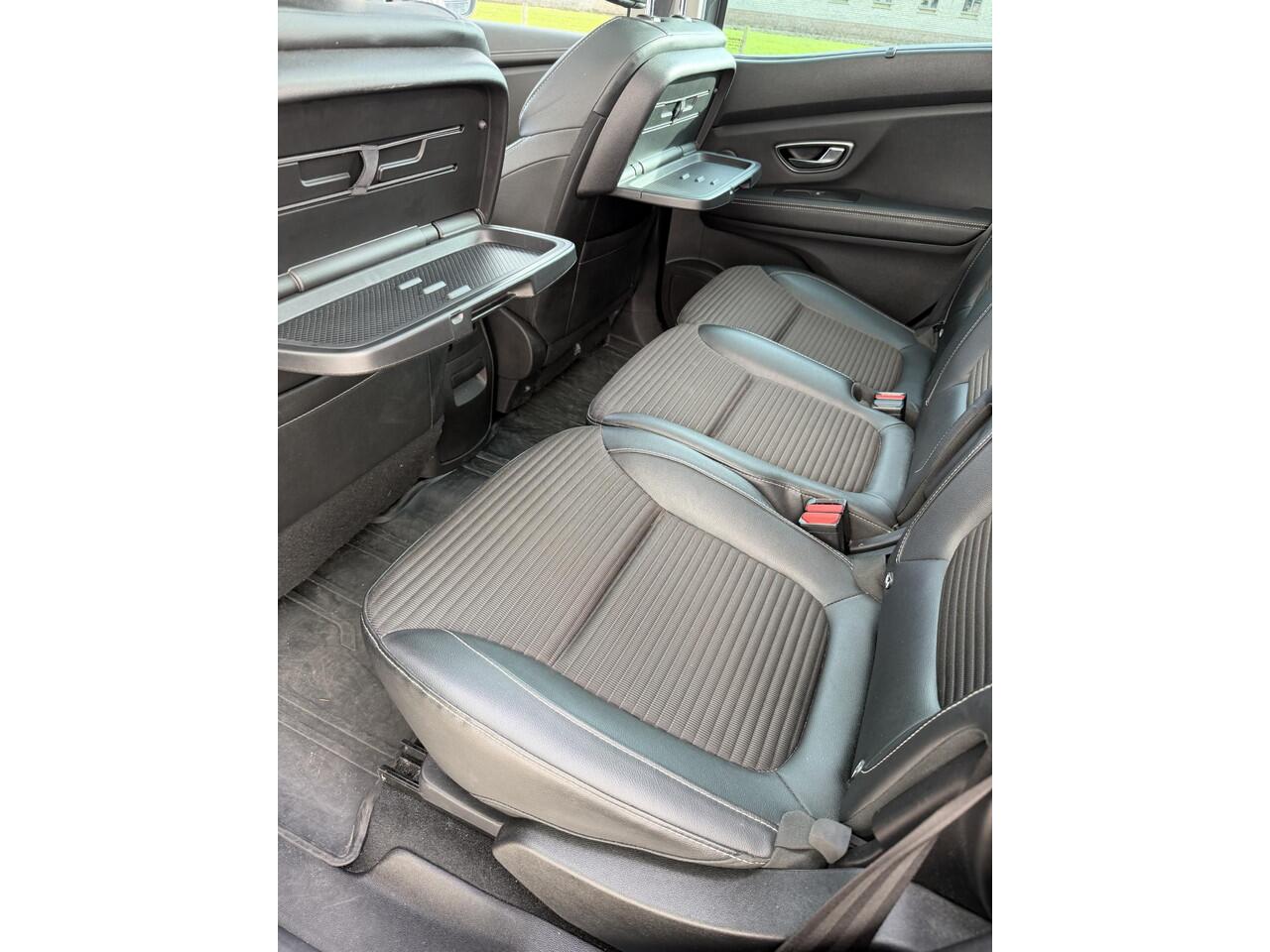 Renault SCENIC 1.3 TCe Bose / Navigatie / Pano / 20" Lm velgen / Sensoren V+A / LED