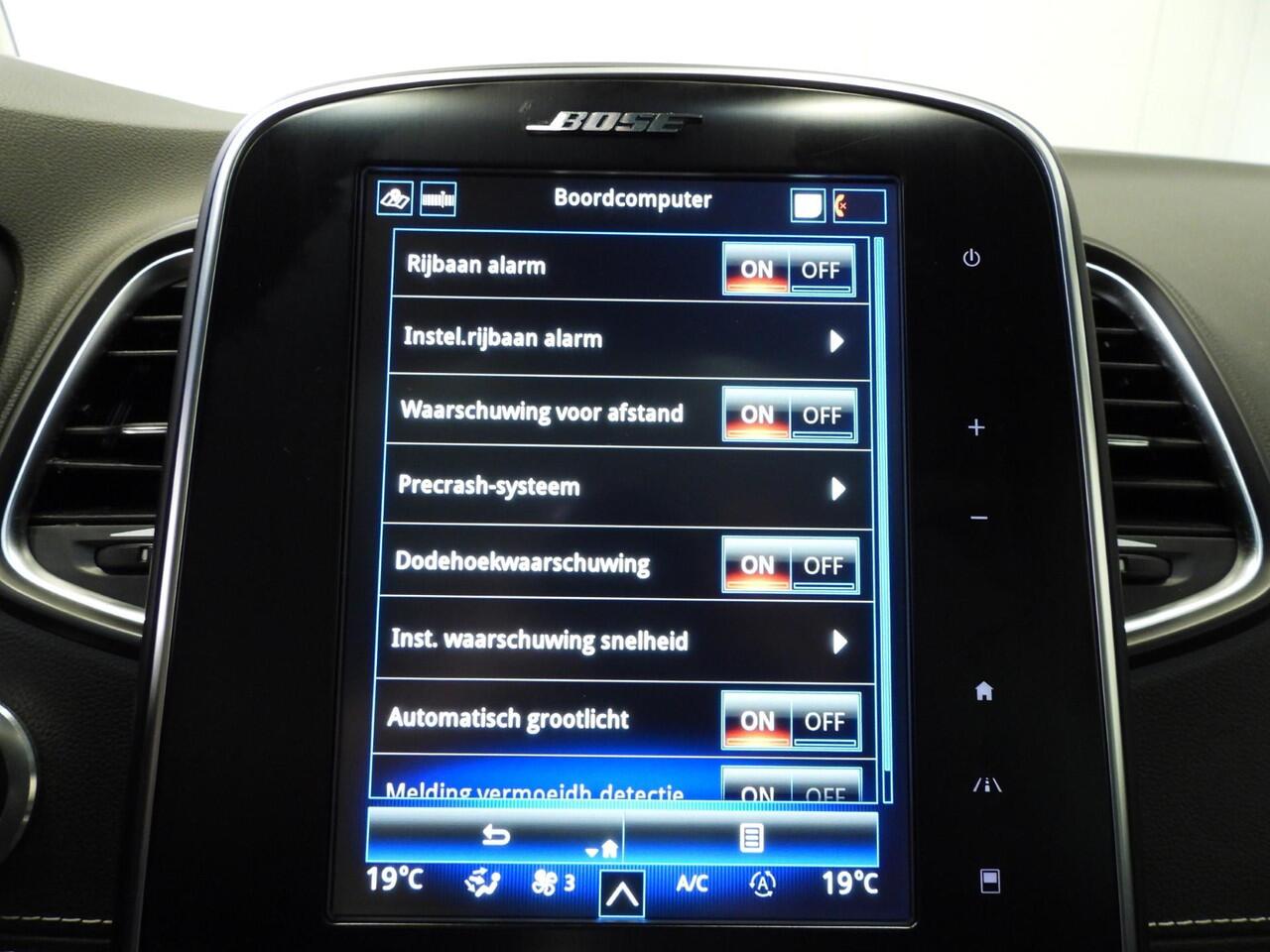 Renault SCENIC 1.3 TCe Aut. Black Edition NAVI/PANODAK/HEAD-UP/LED/20"LMV!