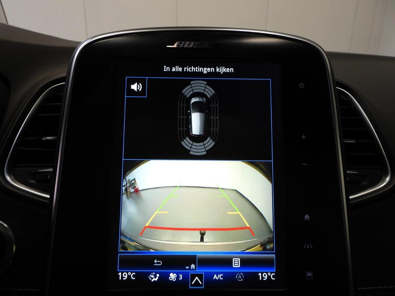 Renault SCENIC 1.3 TCe Aut. Black Edition NAVI/PANODAK/HEAD-UP/LED/20"LMV!