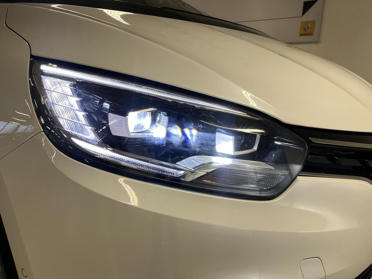 Renault SCENIC 1.3 TCe Bose / TREKHAAK / BOSE AUDIO / NAVIGATIE / CLIMATE CONTROLE / CRUISE CONTROLE / PARKEERSENSOREN.