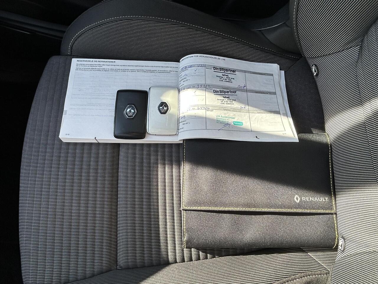 Renault SCENIC TCe 140 EDC Limited Automaat / 1.800 kg trekgewicht / Apple carplay / Android auto / Stoelverwarming / Cruise control / Climate control / Parkeersensoren voor en achter /