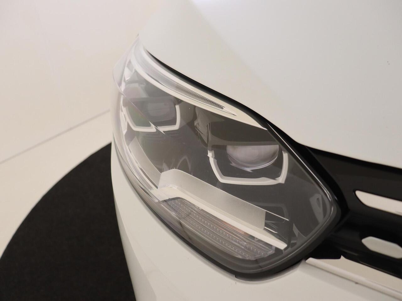 Renault SCENIC 1.3 TCe140 Initiale Paris AUTOMAAT | Navigatie | Parkeersensoren& Camera | Lederen Bekleding |