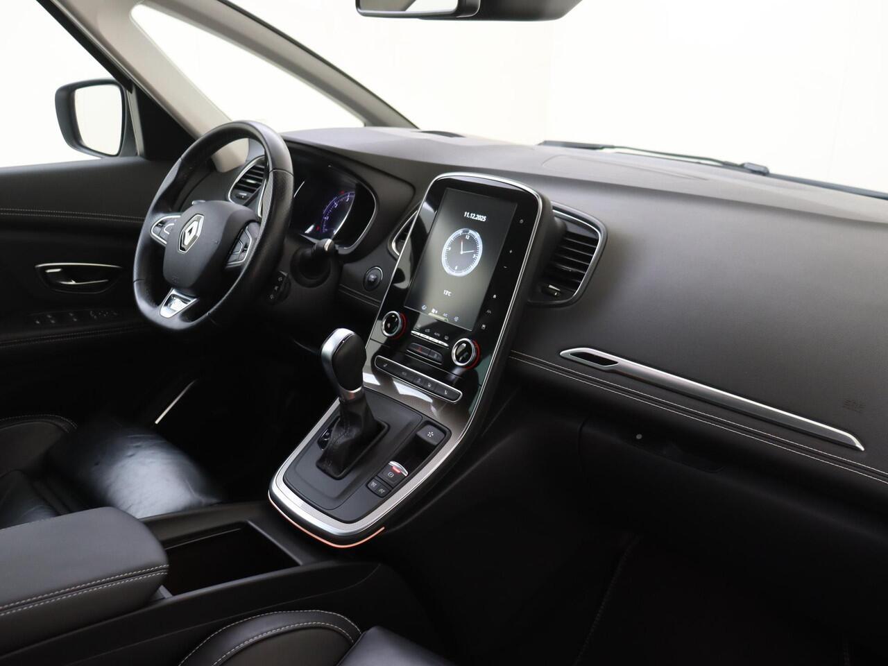 Renault SCENIC 1.3 TCe140 Initiale Paris AUTOMAAT | Navigatie | Parkeersensoren& Camera | Lederen Bekleding |