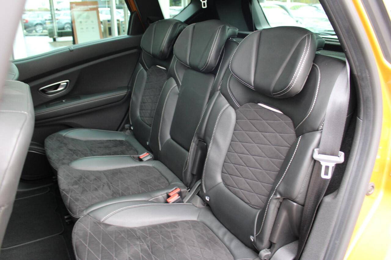 Renault SCENIC 1.3 TCe Black Edition | Camera | Head up display | BOSE | Panorama dak