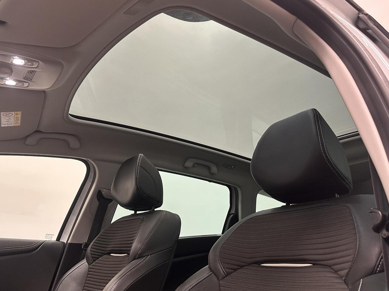 Renault SCENIC 1.3 TCe Bose Full Options! Panoramadak Airco ECC Navi Carplay Full LED 7-Persoons 20" BOSE Premium Audio Head Up Display Trekhaak
