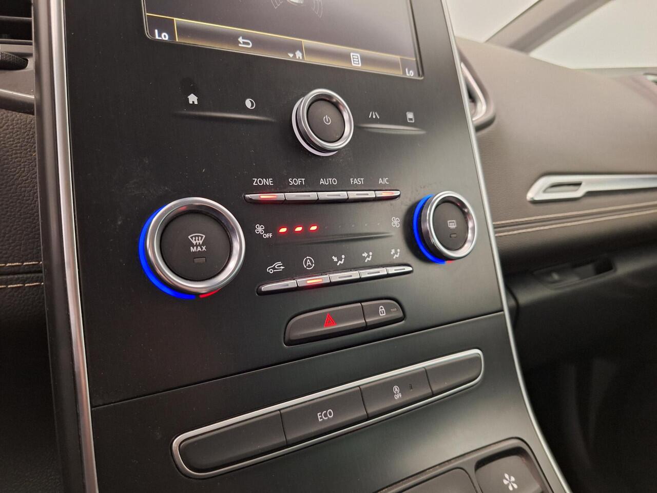 Renault SCENIC 1.3 TCe 140 EDC Intens | Navigatie | Climate Control | Cruise Control | Dodehoek Detectie | Parkeersensoren voor, achter en achteruitrijcamera | Apple Carplay/Android Auto