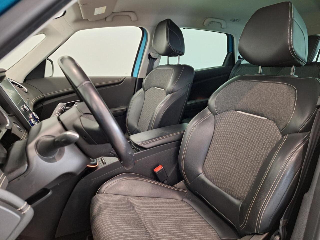 Renault SCENIC 1.3 TCe 140 EDC Intens | Navigatie | Climate Control | Cruise Control | Dodehoek Detectie | Parkeersensoren voor, achter en achteruitrijcamera | Apple Carplay/Android Auto