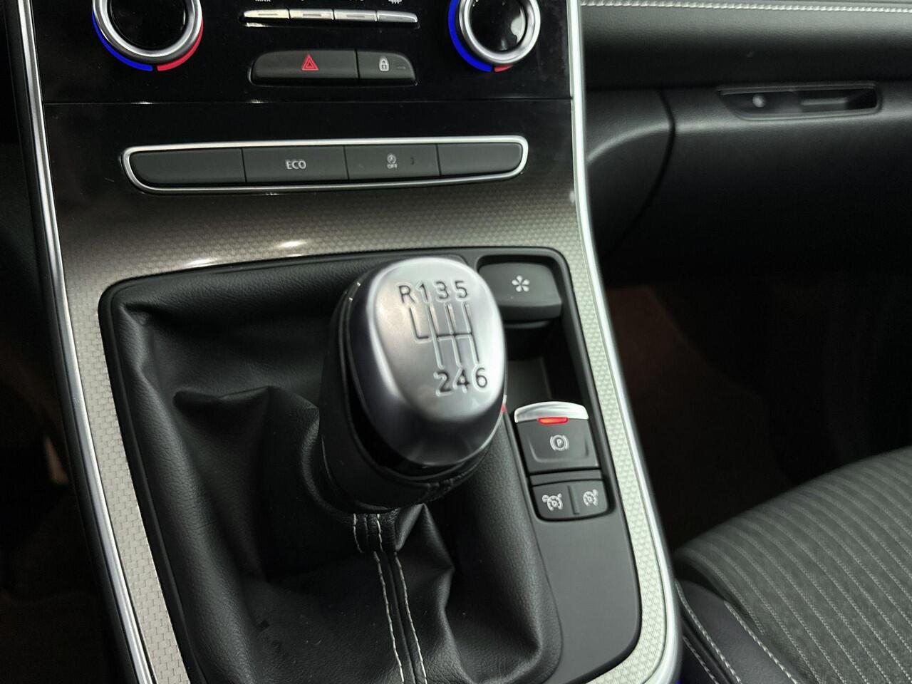 Renault SCENIC 1.3 TCe Intens 140PK | Navigatie | Half-Lederen Bekleding | Achteruitrijcamera | Climate Control