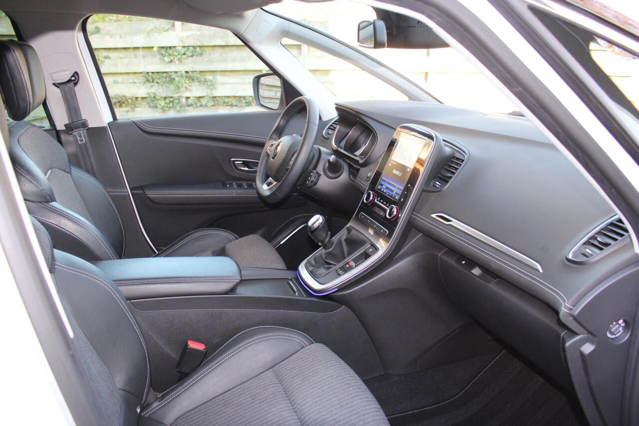 Renault SCENIC 1.3 TCe Techno 140 pk Trekverm1500KG