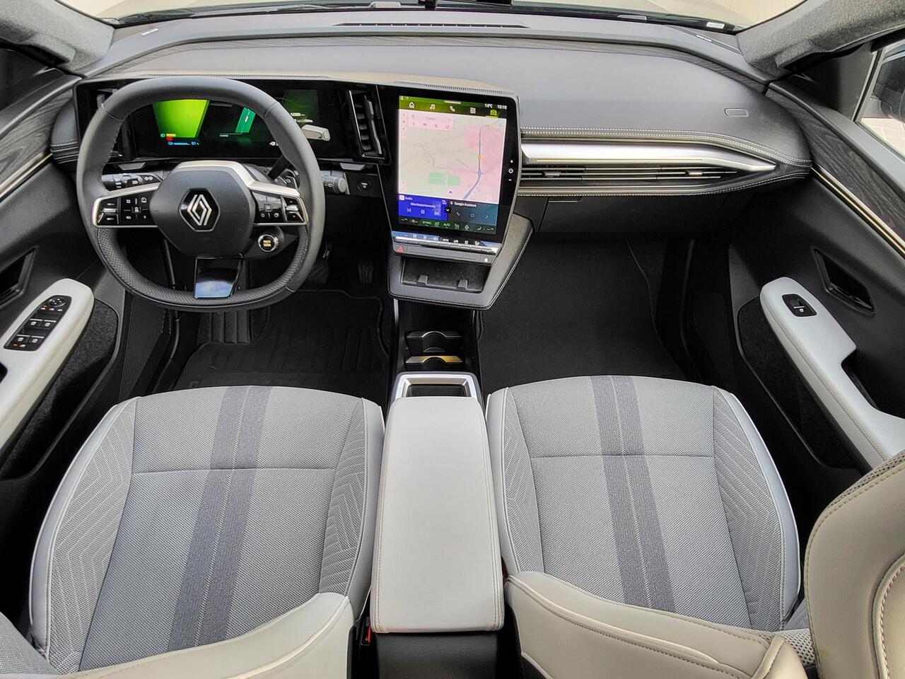 Renault SCENIC E-Tech EV87 long range iconic Automaat / / Harman Kardon Premium Audio / Solarbay Panoramadak / 360 Graden Camera / Elektrische Verstelbare Bestuurdersstoel met Geheugen / Elektrisch Bedienbare Achterklep / Adaptief Cruise Control / Stoel & Stuurverwarmi