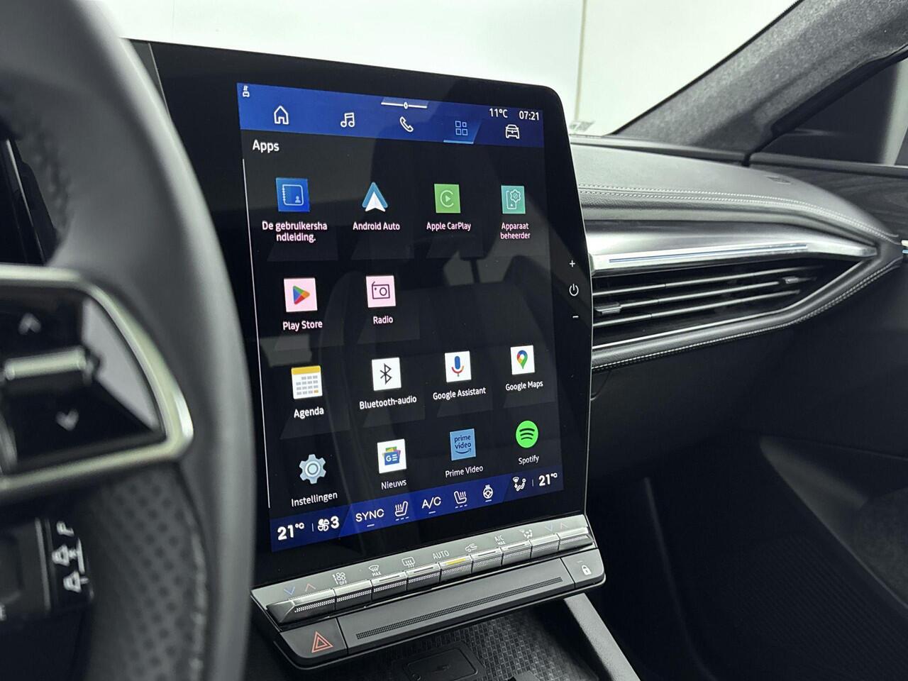 Renault SCENIC E-Tech EV87 220Pk long range iconic Range 625km WLTP | Cruise Control | Climate Control | Verwarmbare Voorstoelen En Stuur | 360-Graden Camera En Achteruitrijcamera | Solarbay Roof | All Season Banden |