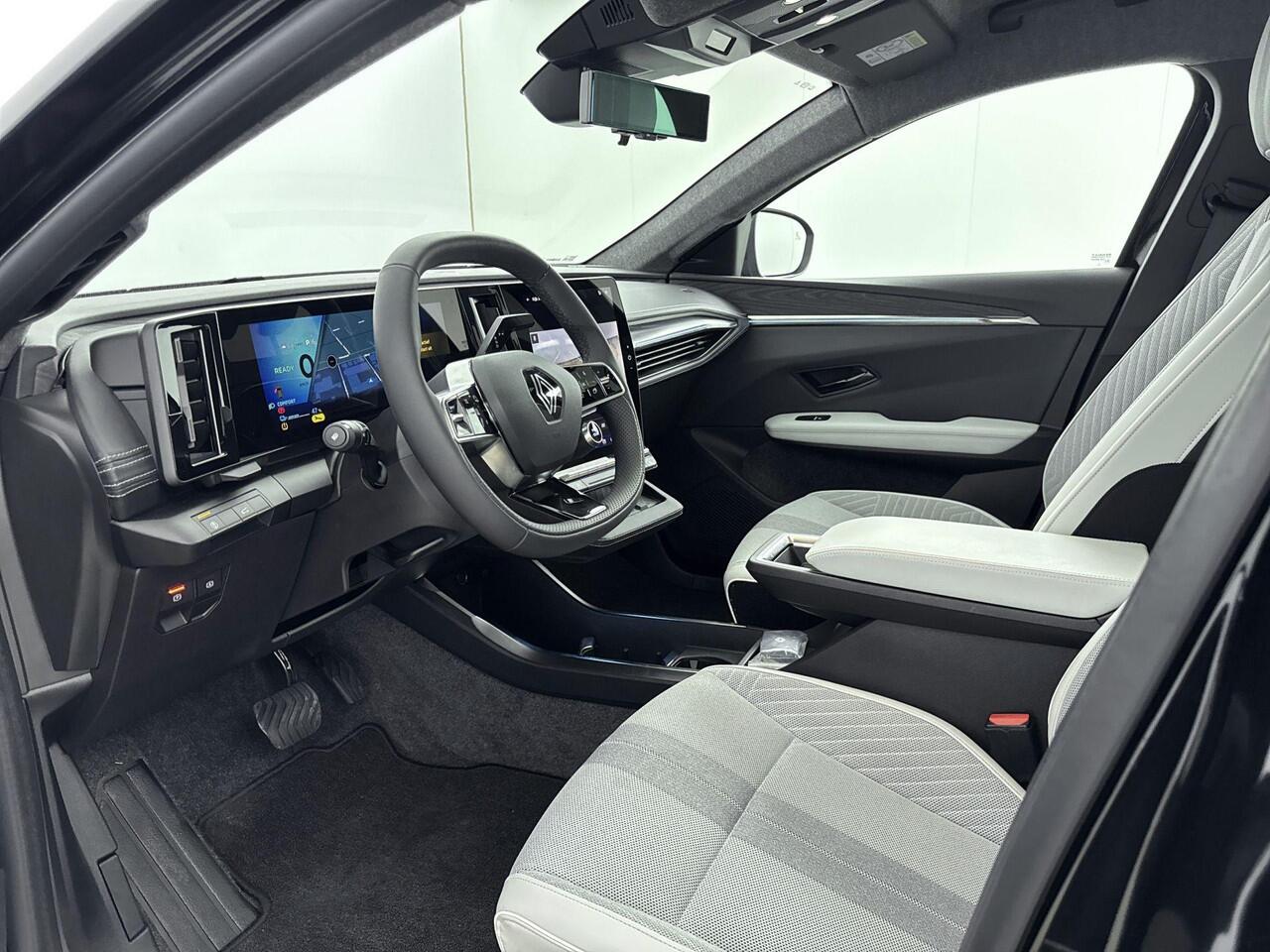 Renault SCENIC E-Tech EV87 220Pk long range iconic Range 625km WLTP | Cruise Control | Climate Control | Verwarmbare Voorstoelen En Stuur | 360-Graden Camera En Achteruitrijcamera | Solarbay Roof | All Season Banden |