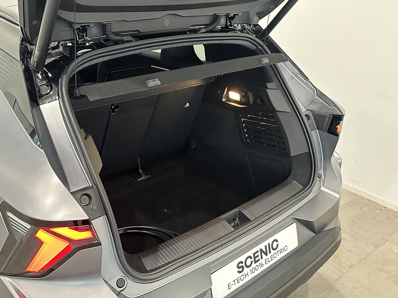 Renault SCENIC E-Tech EV87 220 Long Range Esprit Alpine | Panoramadak | Harman Kardon | Pack Advanced Driving Assist & Augmented Vision | Van: ¤ 53.609,- nu rijklaar voor: ¤ 50.609,-