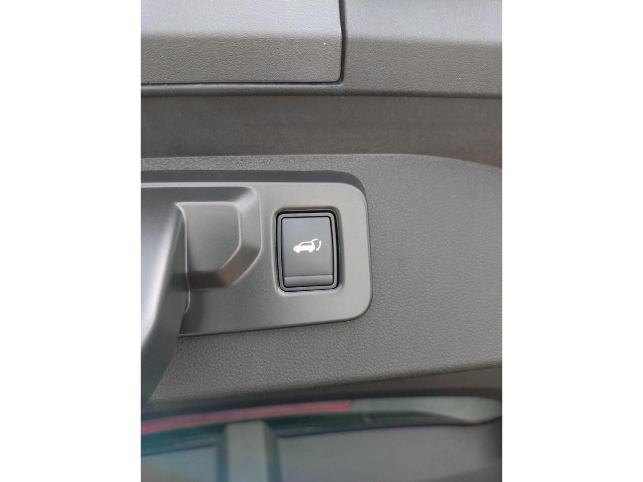 Renault SCENIC E-Tech EV87 long range iconic / 360 CAMERA / STOEL & STUURWIELVERWARMING / ALL SEASON BANDEN / ELEKTRISCH VERSTELBARE STOELEN /