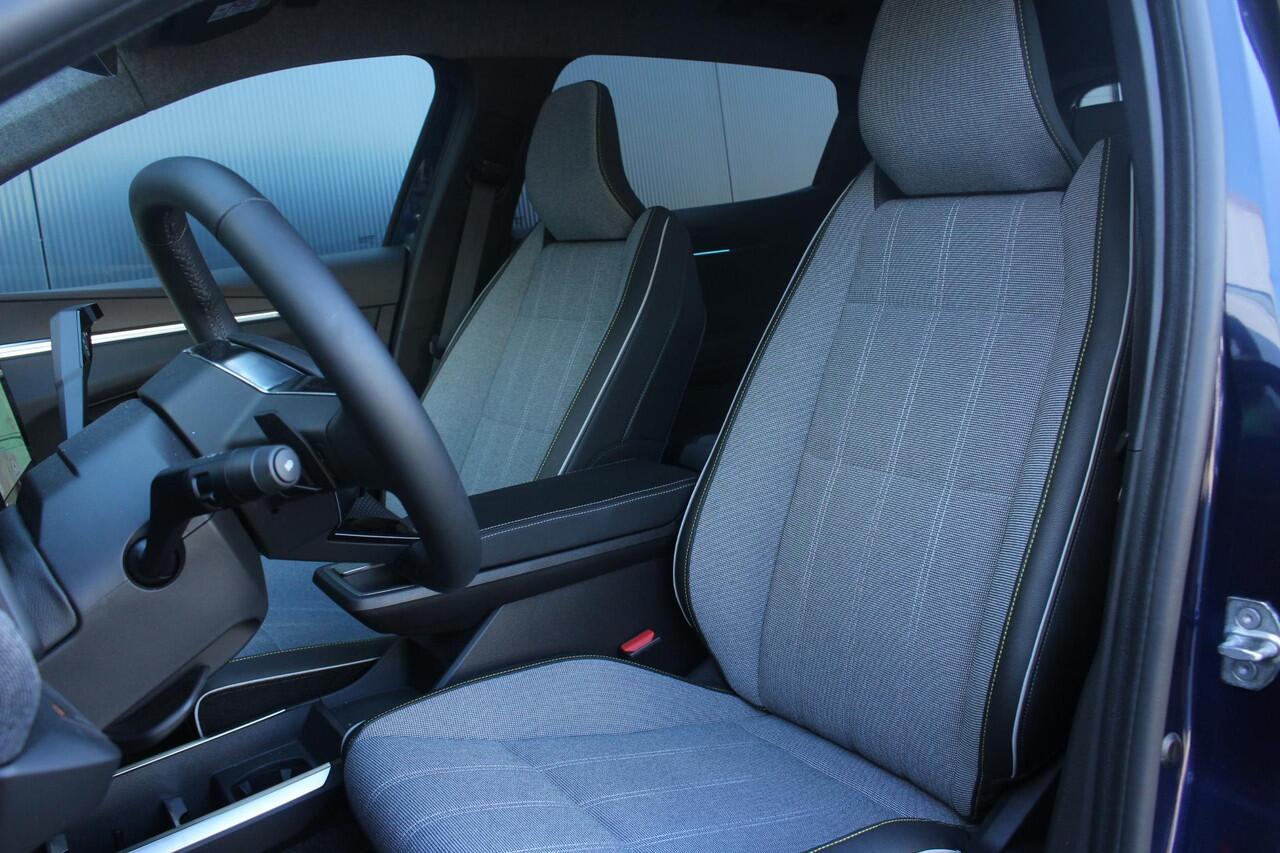 Renault SCENIC E-Tech EV87 220Pk long range Techno | Navigatie Via Google | Apple & Android Carplay | Parkeersensoren Voor & Achter | Achteruitrijcamera | Climate Control | Privacy Glass | Keyless Entry | Solarbay Panorama Dak |