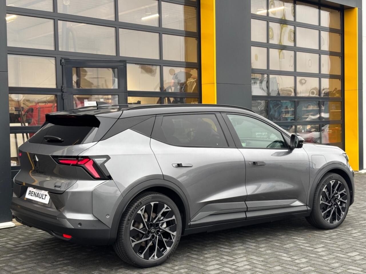 Renault SCENIC Esprit Alpine 220 pk Long Range Pack lightensound Pack advanced driving assist en augmented Vision