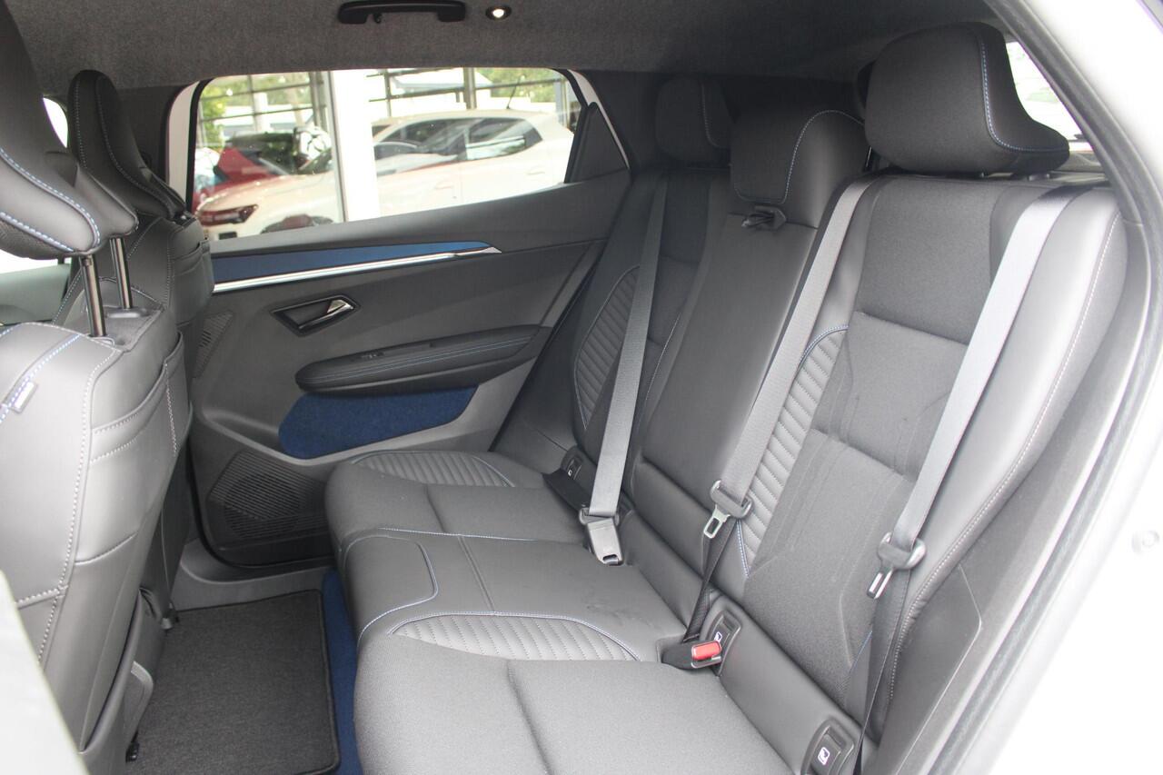 Renault SCENIC E-Tech EV87 long range esprit Alpine | DEMO 04-26 | Stoelverwarming en Stuurwielverwarming | Dodehoek detectie | Automaat | 360 Graden Camera | Demo 01-26 Leverbaar