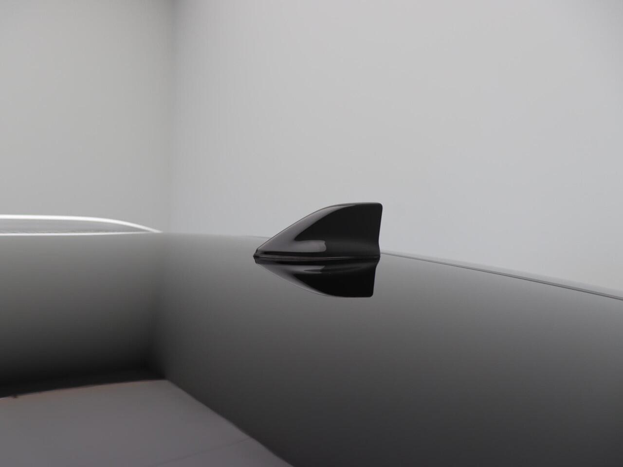 Renault SCENIC E-Tech EV87 long range iconic | Solarbay panoramisch dak | 360 graden camera | Smart rear view mirror |