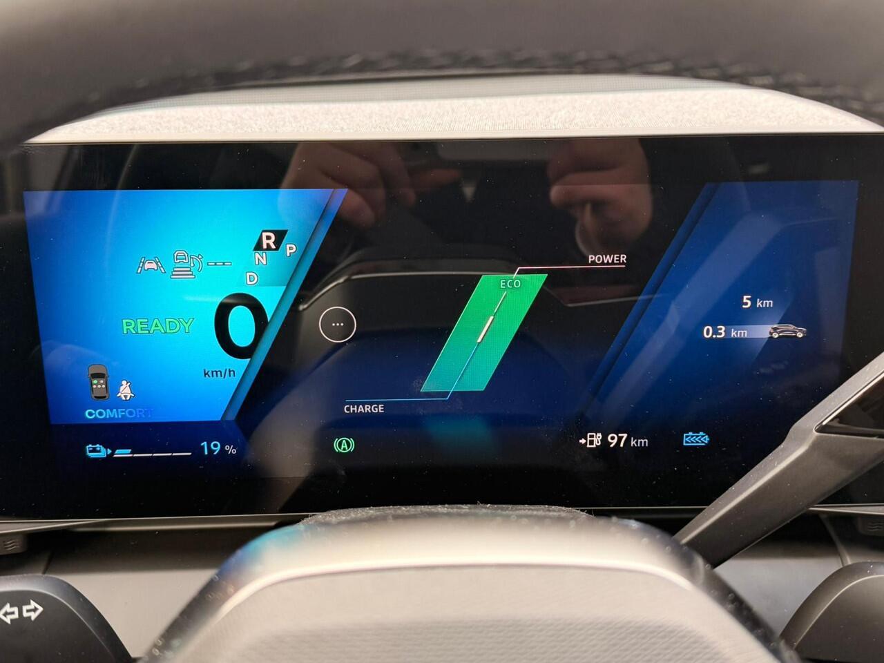 Renault SCENIC E-Tech Techno 220 pk Long Range MY25 l Meer dan ¤ 4.500 voorraadvoordeel! l Gratis 5 jaar fabrieksgarantie!