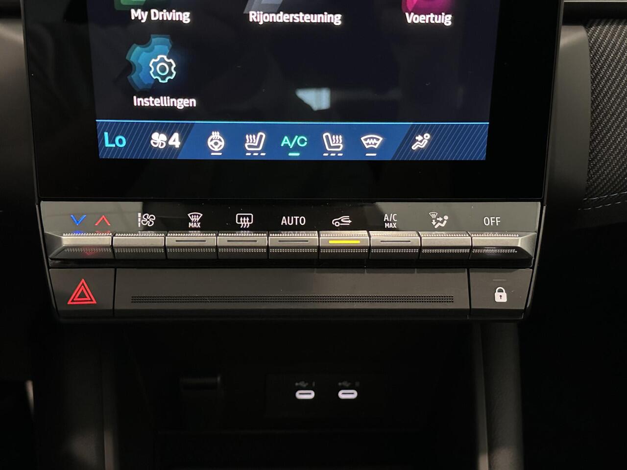 Renault Symbioz 1.8 E-Tech Full Hybrid 160 Esprit Alpine | Pack Light & Sound | Pack Driving & Comfort Premium | Van: ¤ 44.138,- nu rijklaar voor: ¤ 42.138,-