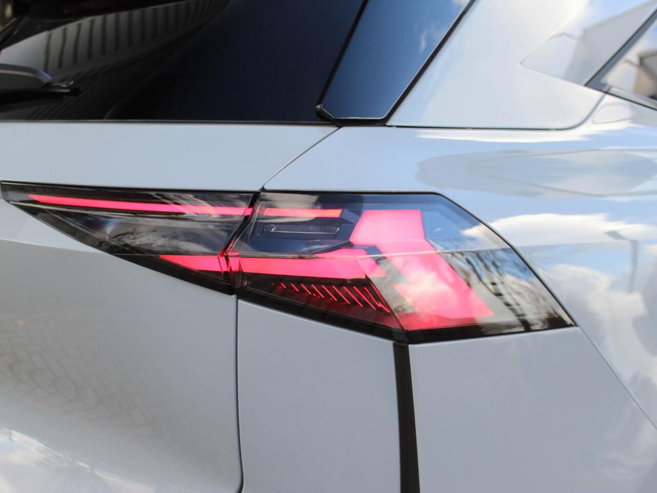 Renault Symbioz 1.8 E-Tech Full Hybrid 160 esprit Alpine AUTOMAAT / NIEUW / 10,4'' NAVI / 10,25'' DASHBOARD / 360° CAMERA / PDC 360 / ADAPT. CRUISE / STUURV. / BLINDSPOT / E.L. KLEP / PRIVACY GLASS / DAB / APPLE CARPLAY / ANDROID AUTO / 19'' LMV