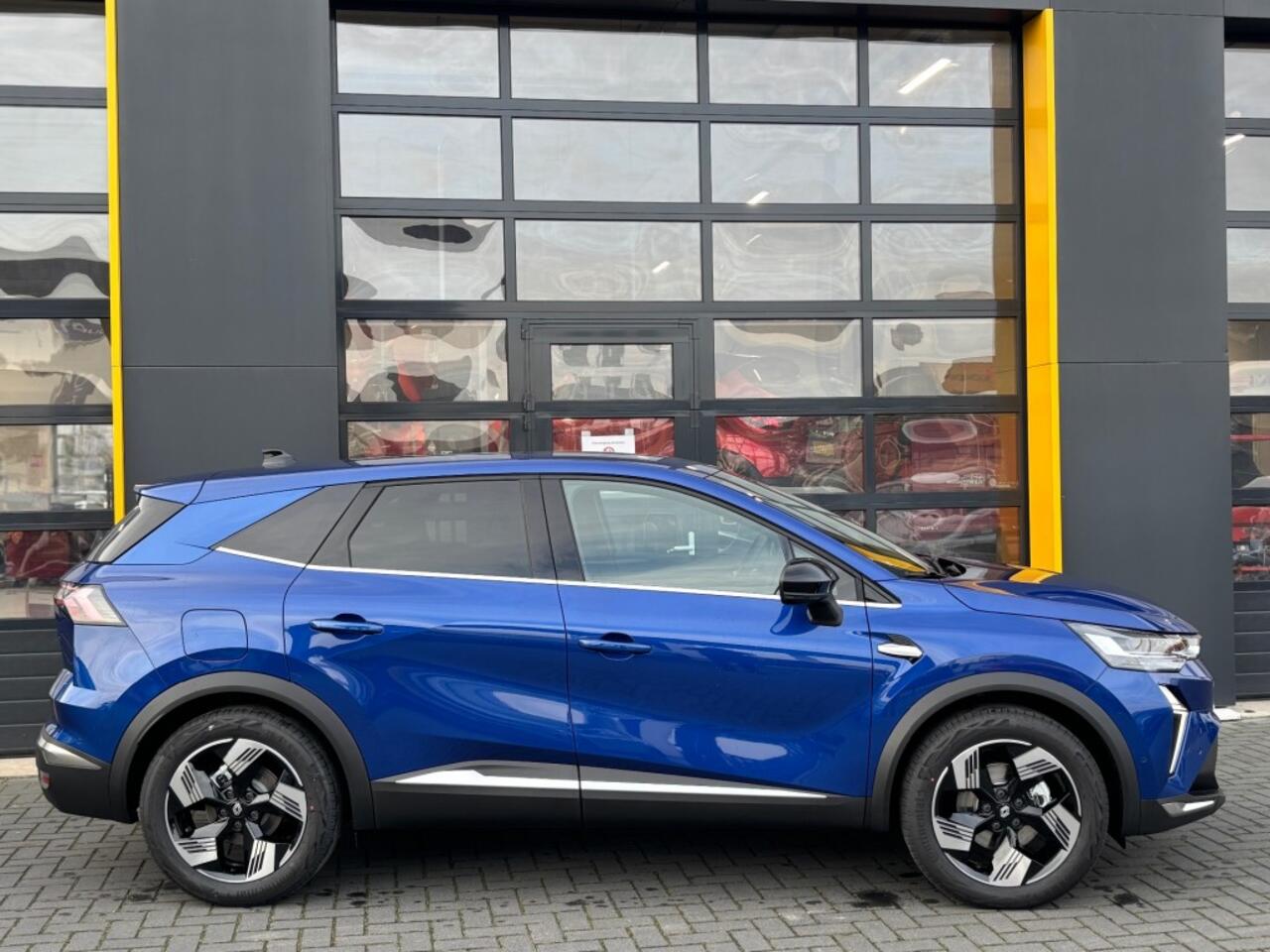 Renault Symbioz Techno Full Hybrid E-Tech 160 Pack driving en Comfort