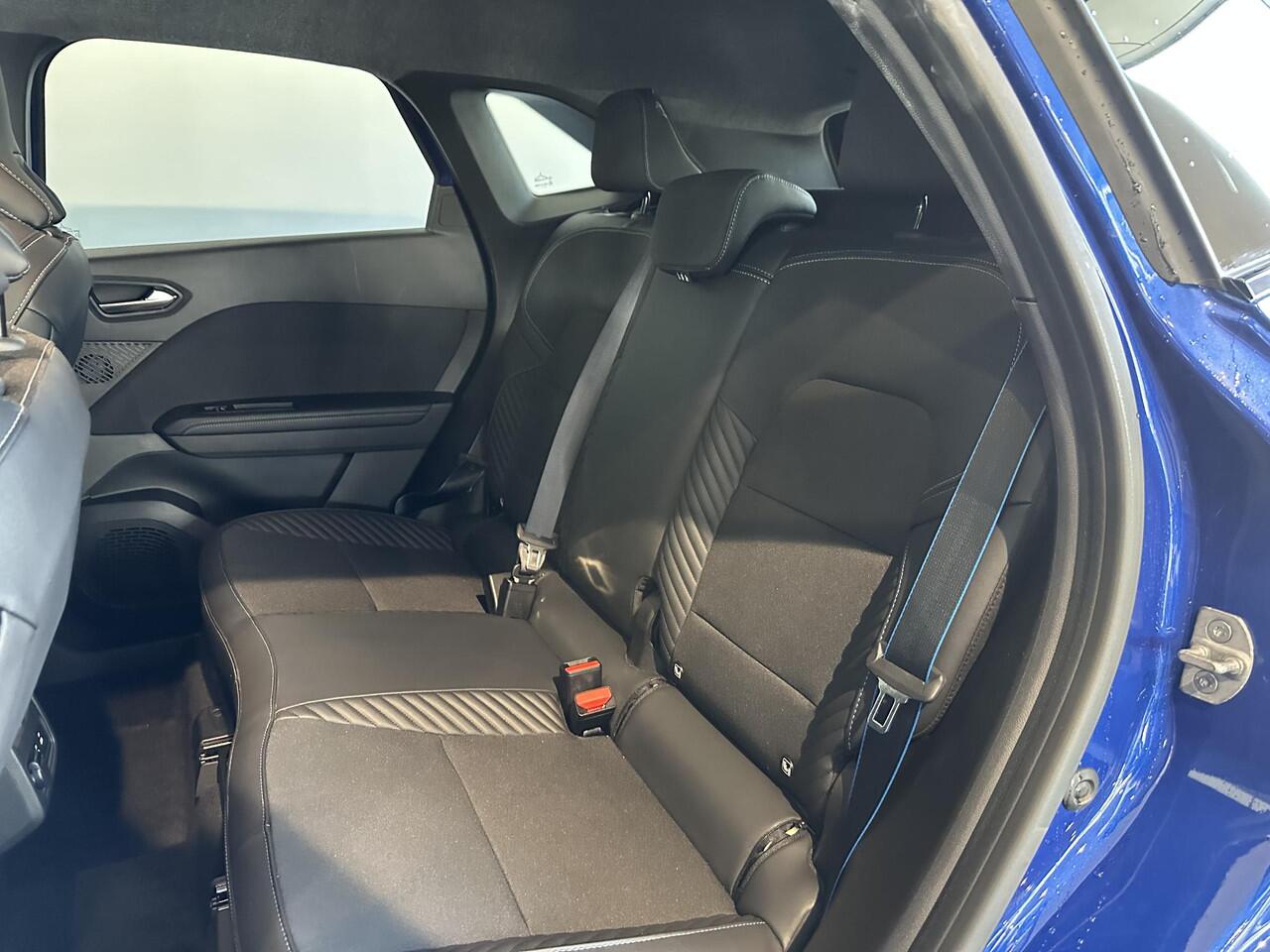 Renault Symbioz 1.6 E-Tech full hybrid 145 esprit Alpine | ADAPTIVE CRUISECONTROL | ACHTERUITRIJCAMERA | STOEL-/STUURVERWARMING | ELEKTRISCHE STOELBEDIENING