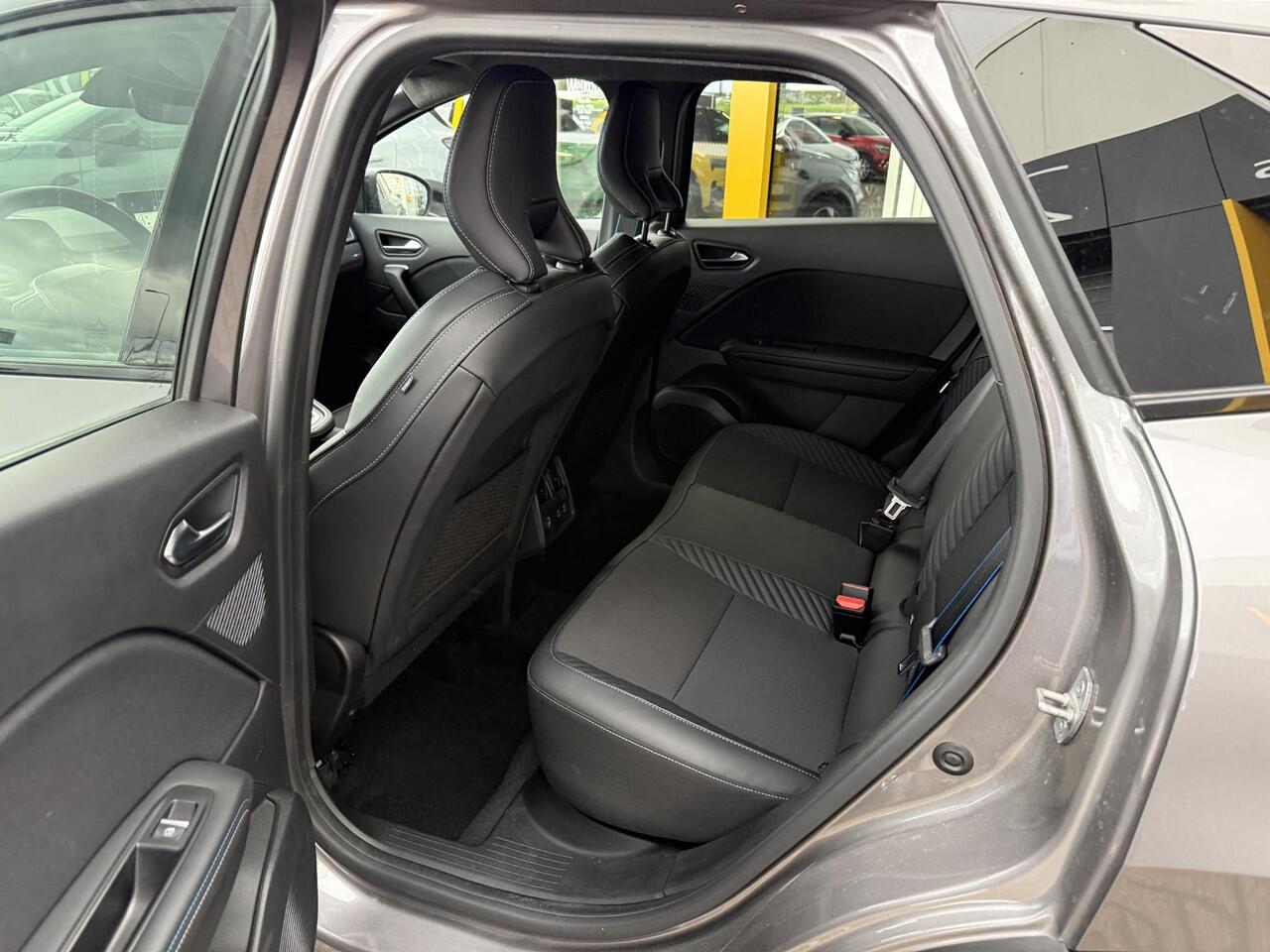 Renault Symbioz 1.6 E-Tech full hybrid 145 esprit Alpine | Pack Winter | Elektrische voorstoelen | Google maps navigatie | Achteruitrijcamera | DAB | Climate Control | Key-less |